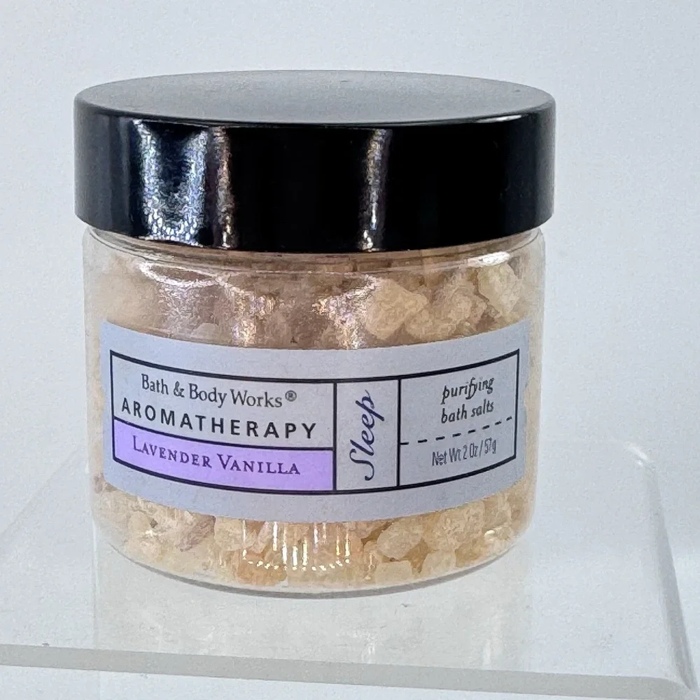 Bath & Body Works Aromatherapy Lavender vanilla sleep purifying bath salts 2 Oz
